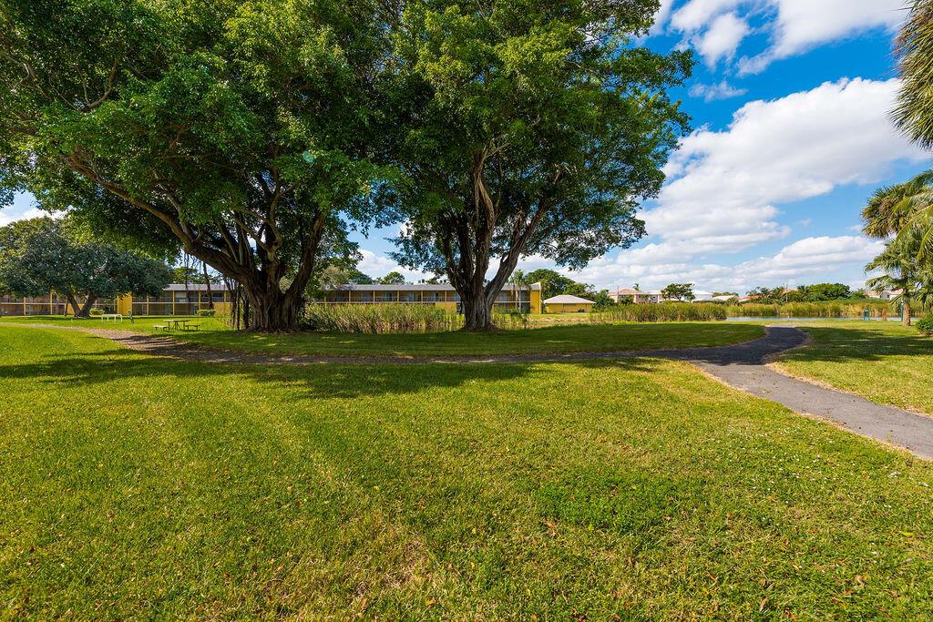 MEADOWS ON THE GREEN COND - Residential