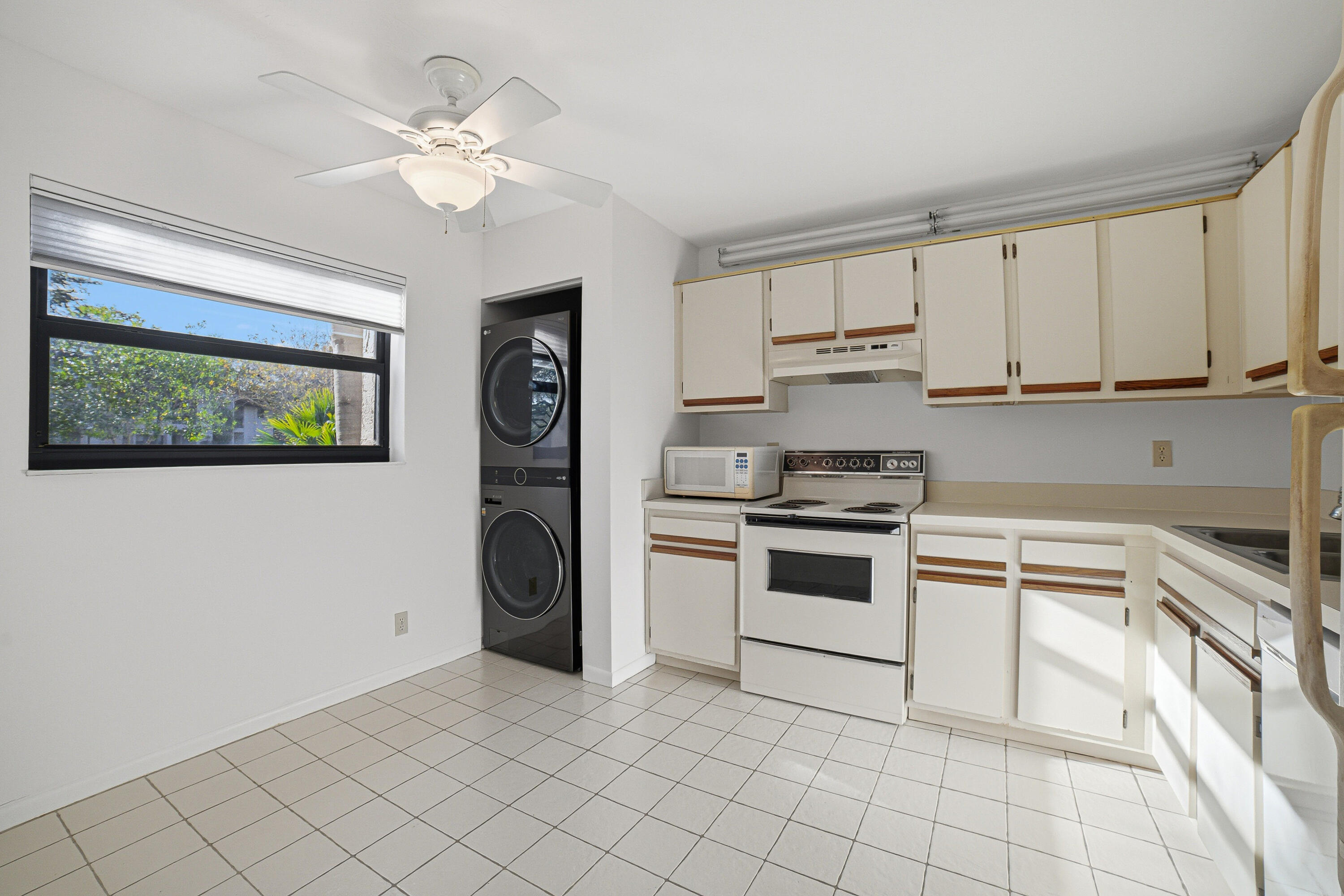 POND APPLE PLACE III CONDO - Residential