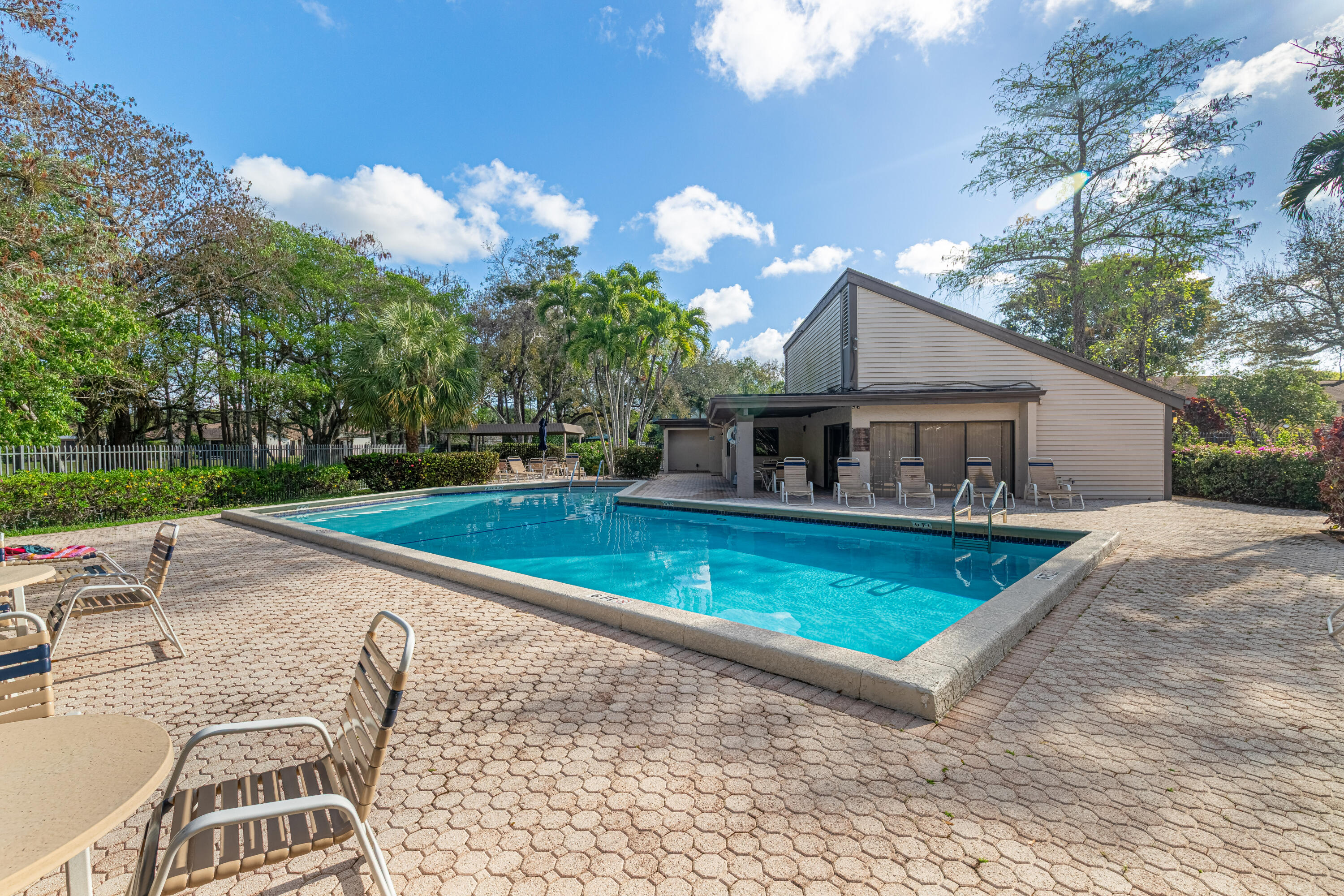 POND APPLE PLACE III CONDO - Residential