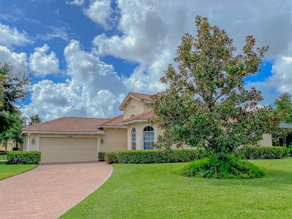 Photo of 9184 Pumpkin Ridge Road, Port Saint Lucie, FL 34986 (MLS # R10738370)