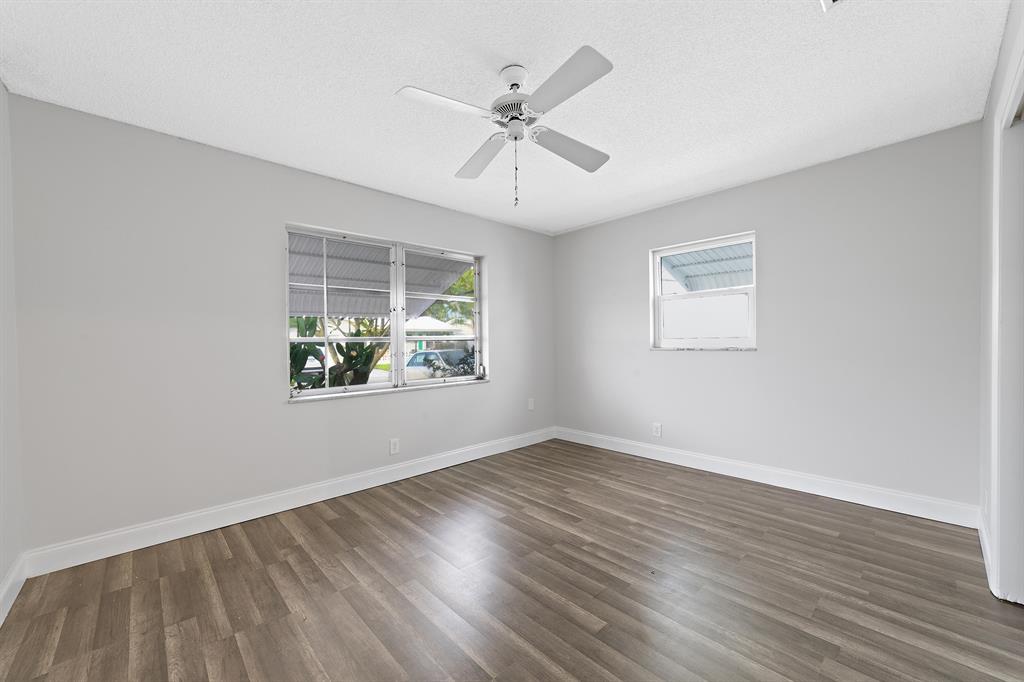 PALM BEACH LEISUREVILLE SEC 8 - Residential