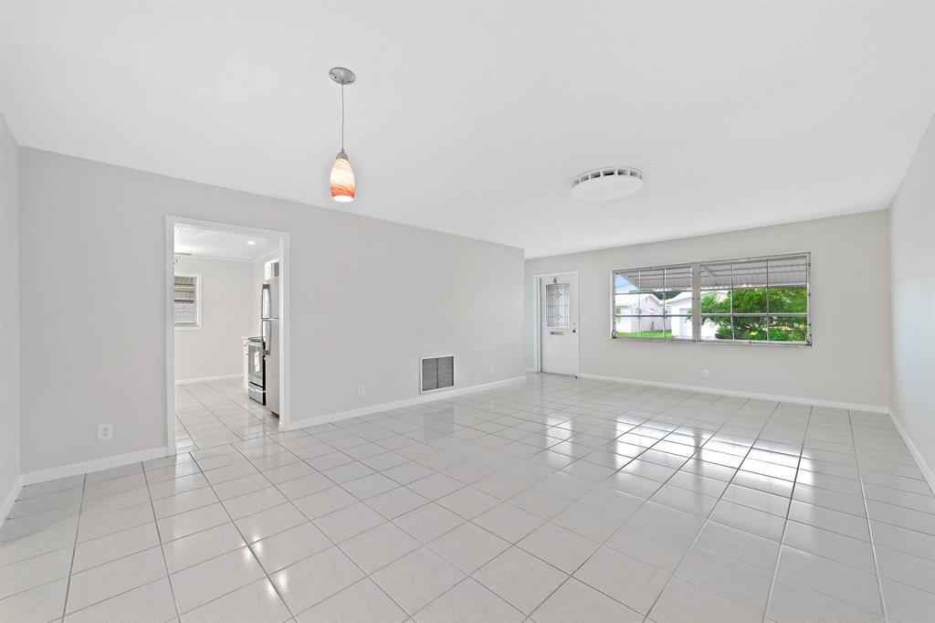 PALM BEACH LEISUREVILLE SEC 8 - Residential