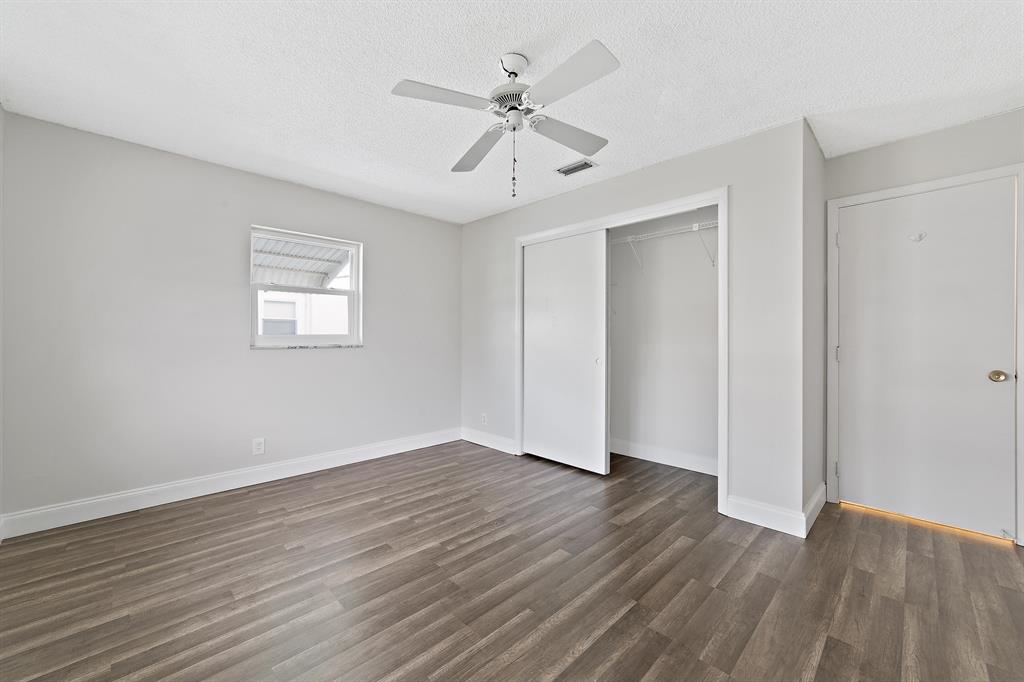 PALM BEACH LEISUREVILLE SEC 8 - Residential