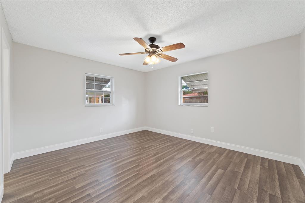 PALM BEACH LEISUREVILLE SEC 8 - Residential