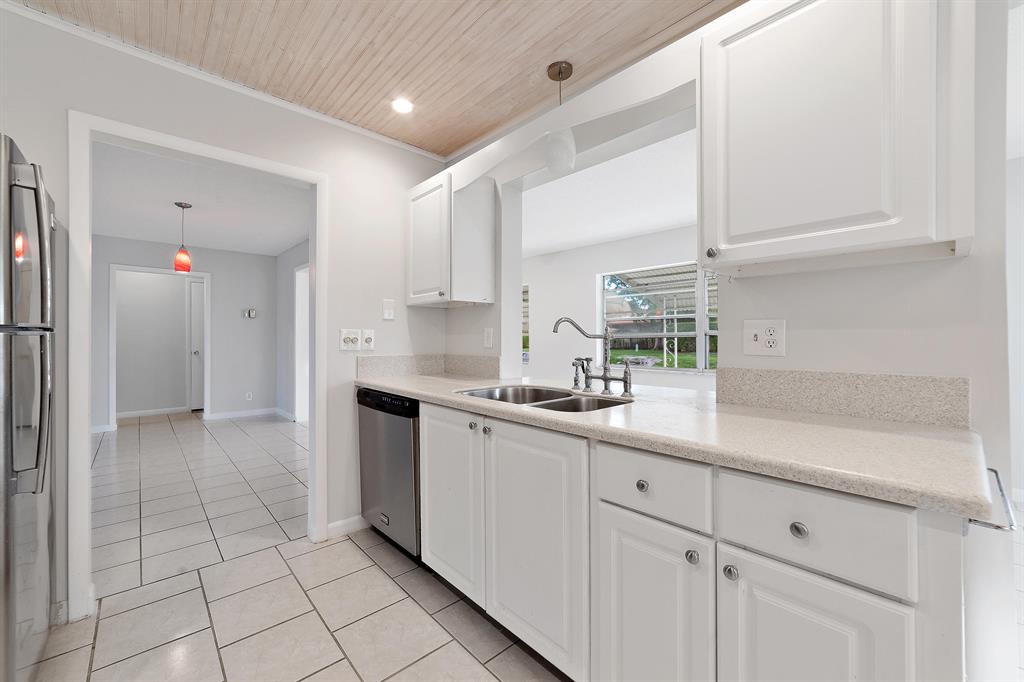 PALM BEACH LEISUREVILLE SEC 8 - Residential