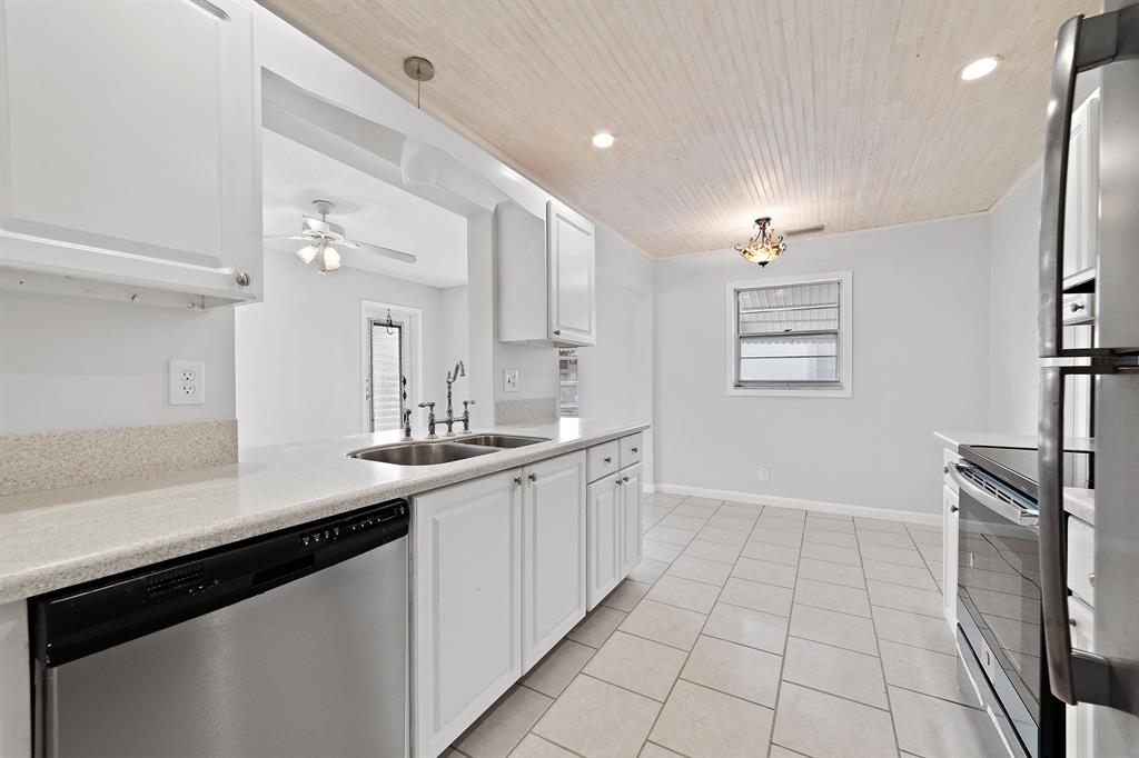 PALM BEACH LEISUREVILLE SEC 8 - Residential