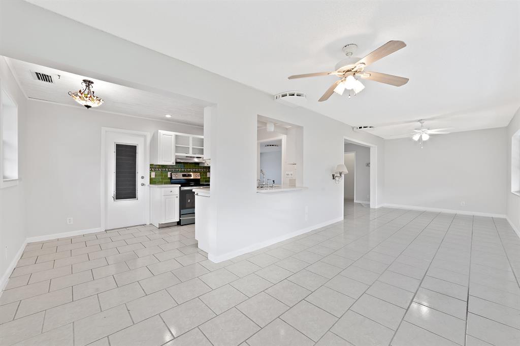 PALM BEACH LEISUREVILLE SEC 8 - Residential