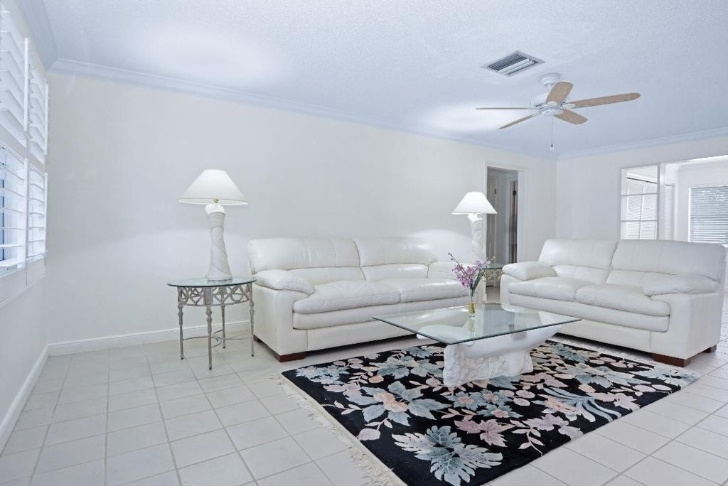 Photo of 715 SW 18th Court, Boynton Beach, FL 33426 (MLS # R11080964)