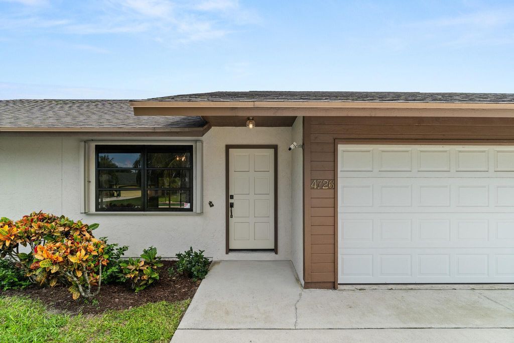 Photo of 4726 SE Manatee Terrace, Stuart, FL 34997 (MLS # R11131349)