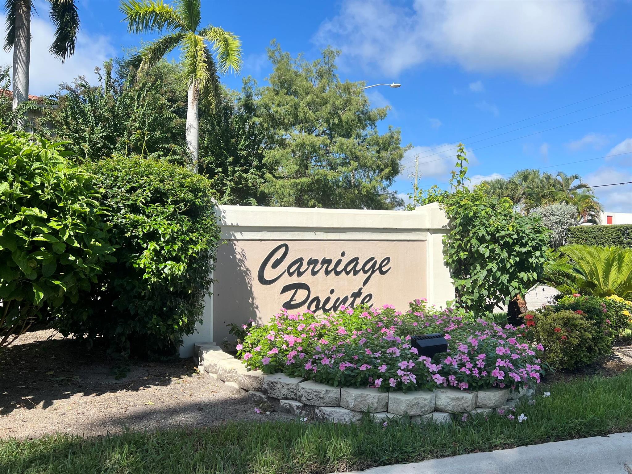 CARRIAGE POINTE TOWNHOMES - Residential Lease