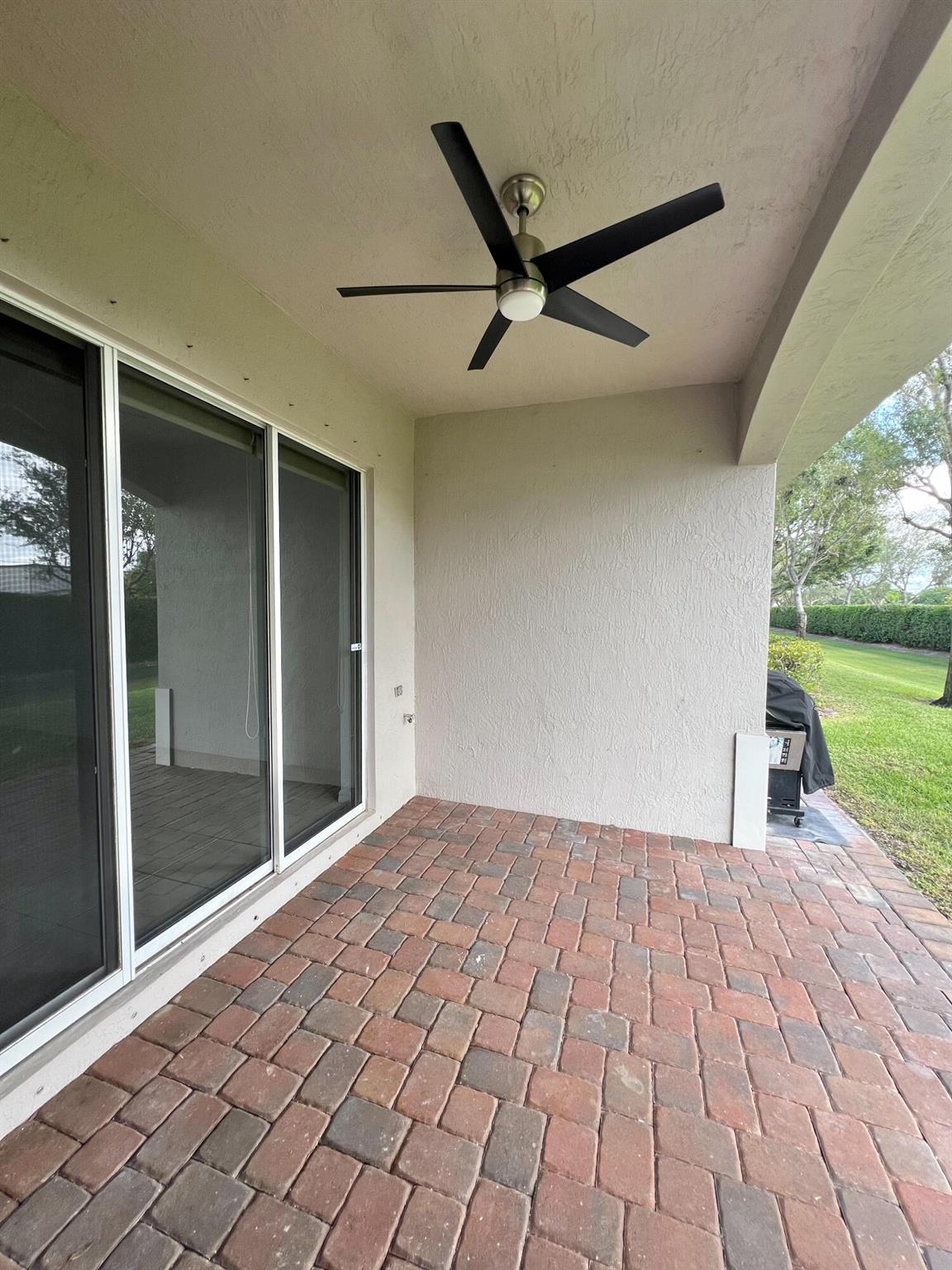 CARRIAGE POINTE TOWNHOMES - Residential Lease