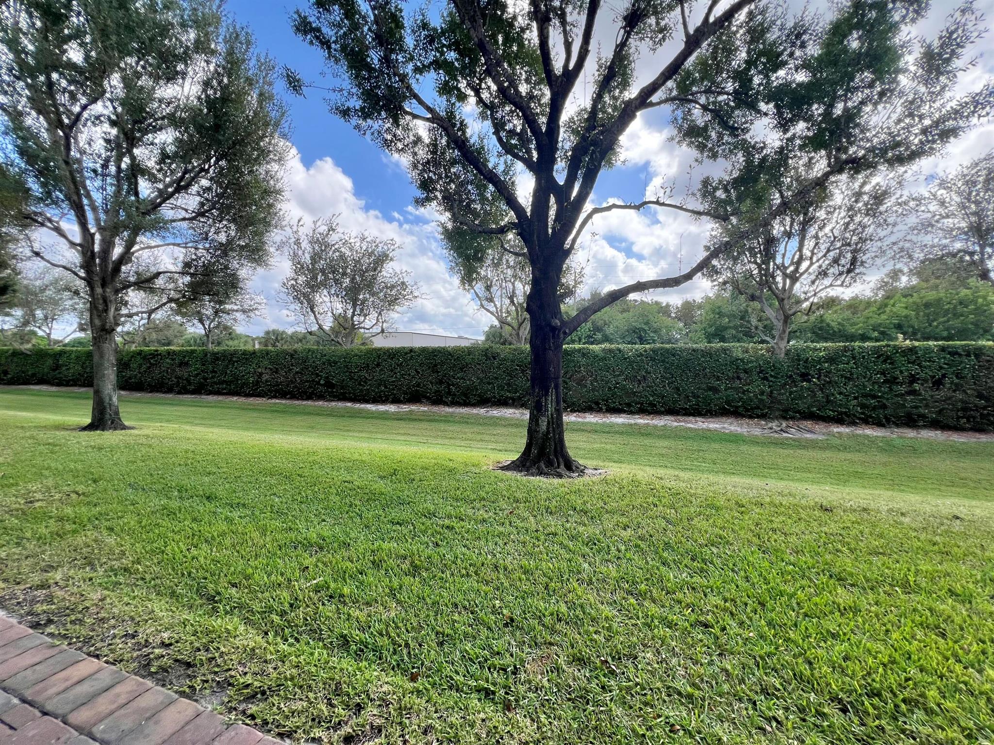 CARRIAGE POINTE TOWNHOMES - Residential Lease