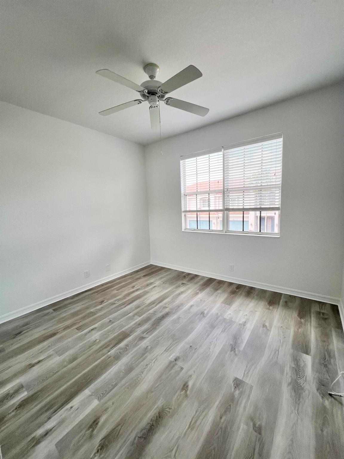 CARRIAGE POINTE TOWNHOMES - Residential Lease