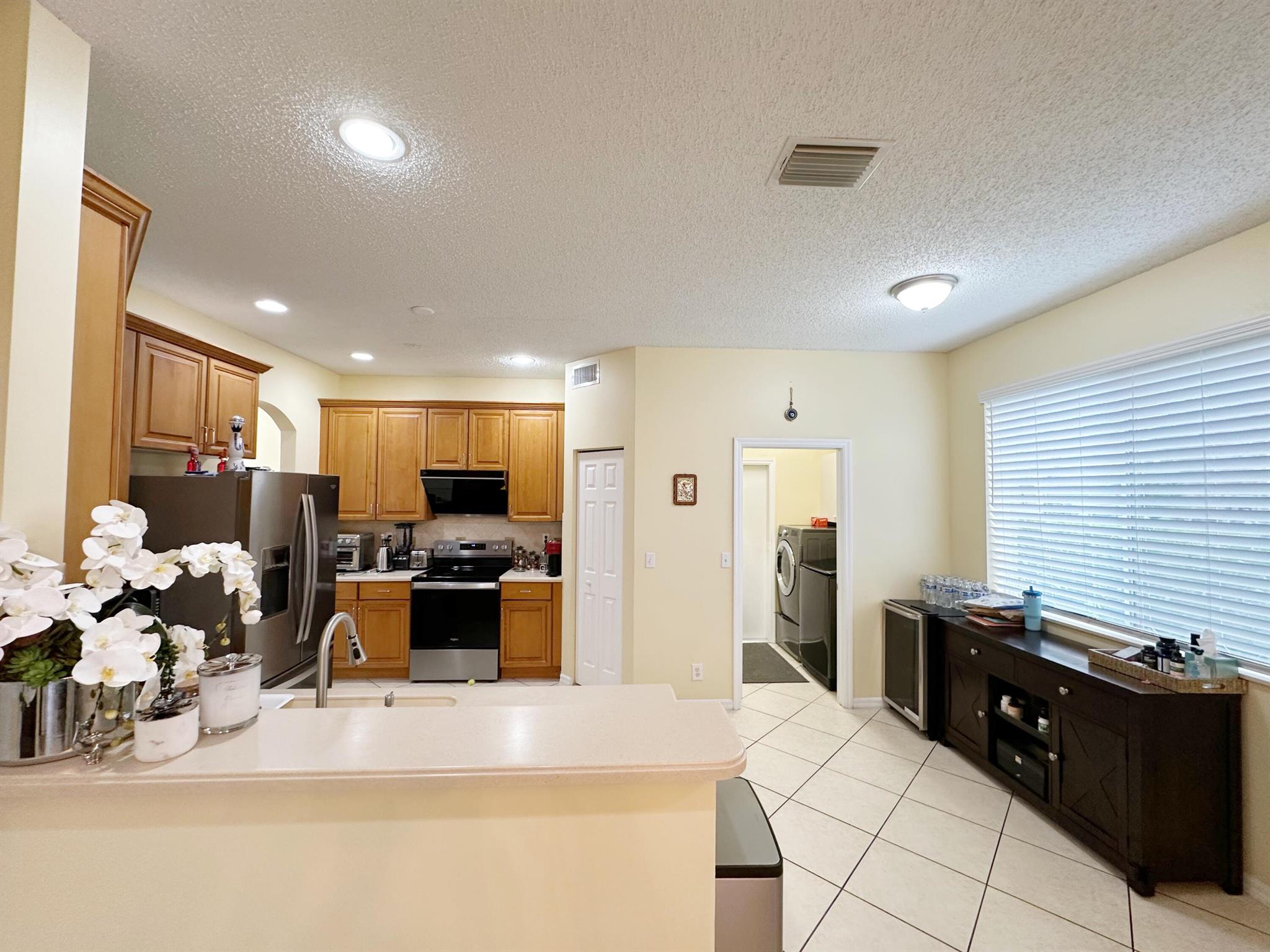 BANYAN TRAILS - Residential Lease