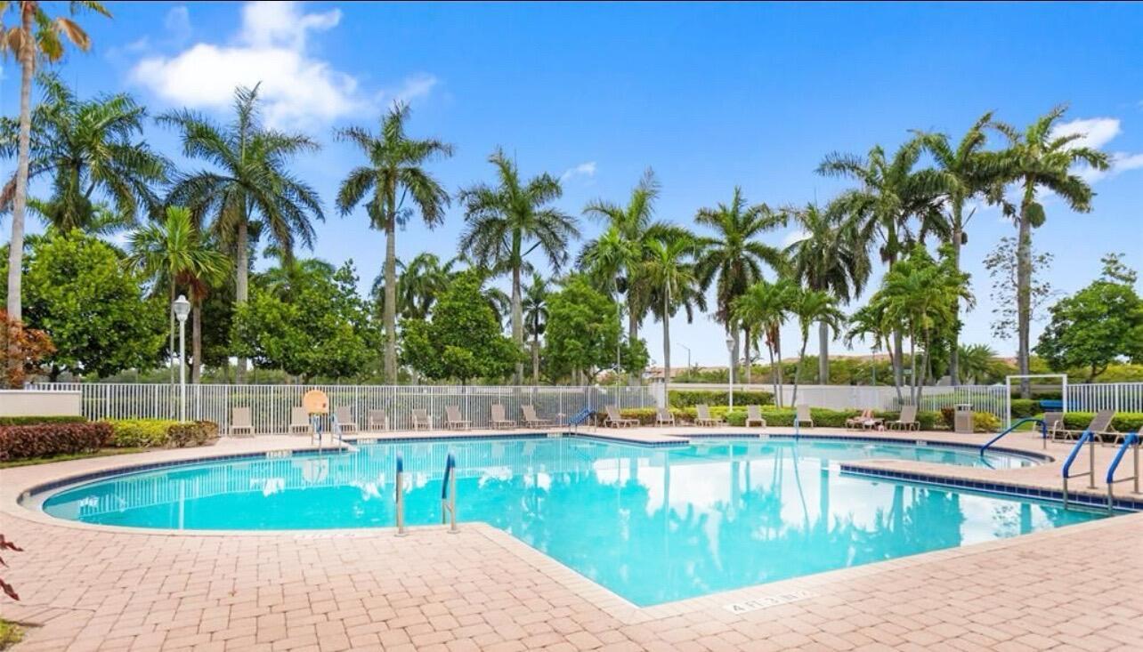 BANYAN TRAILS - Residential Lease