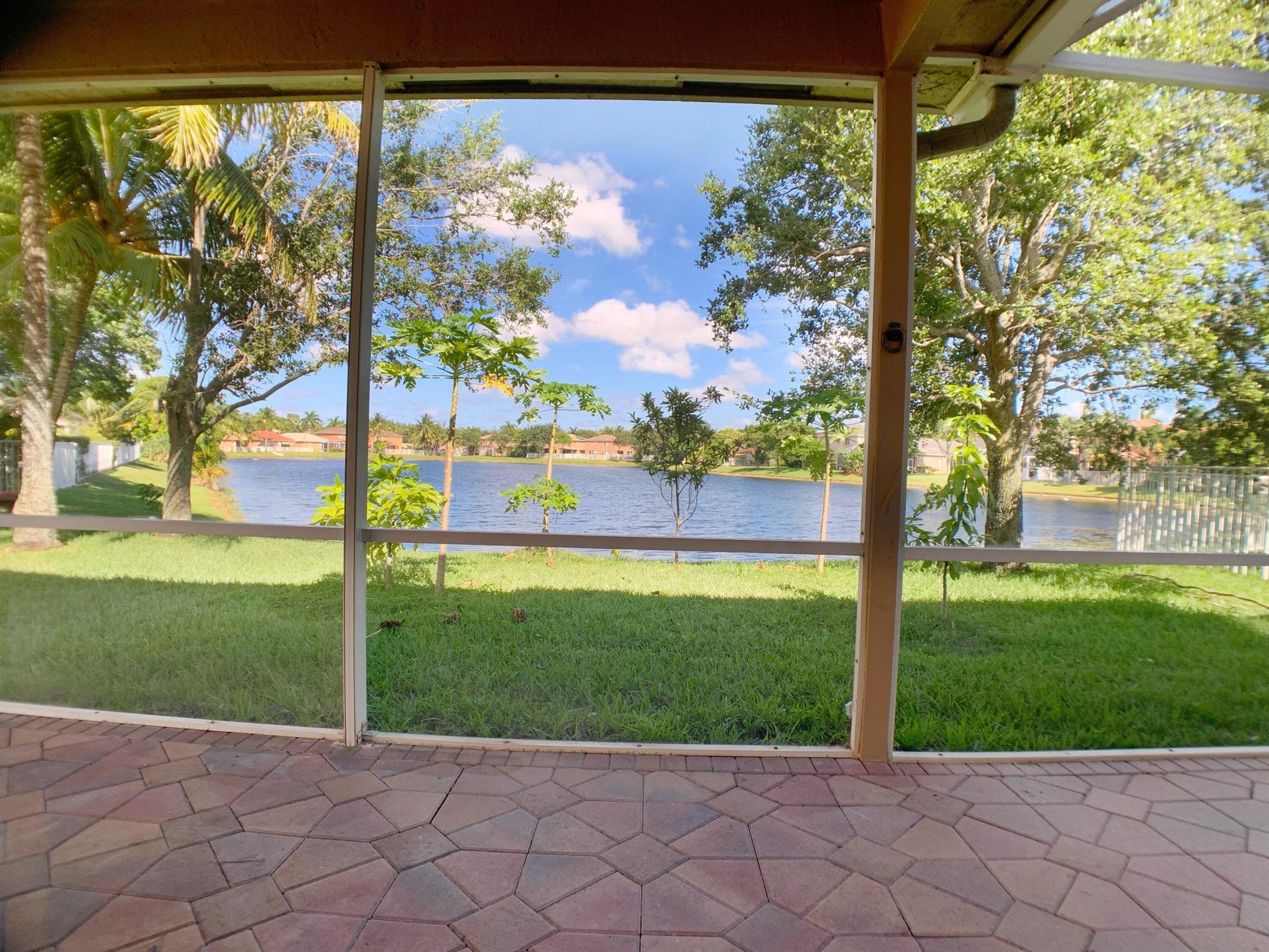 BANYAN TRAILS - Residential Lease