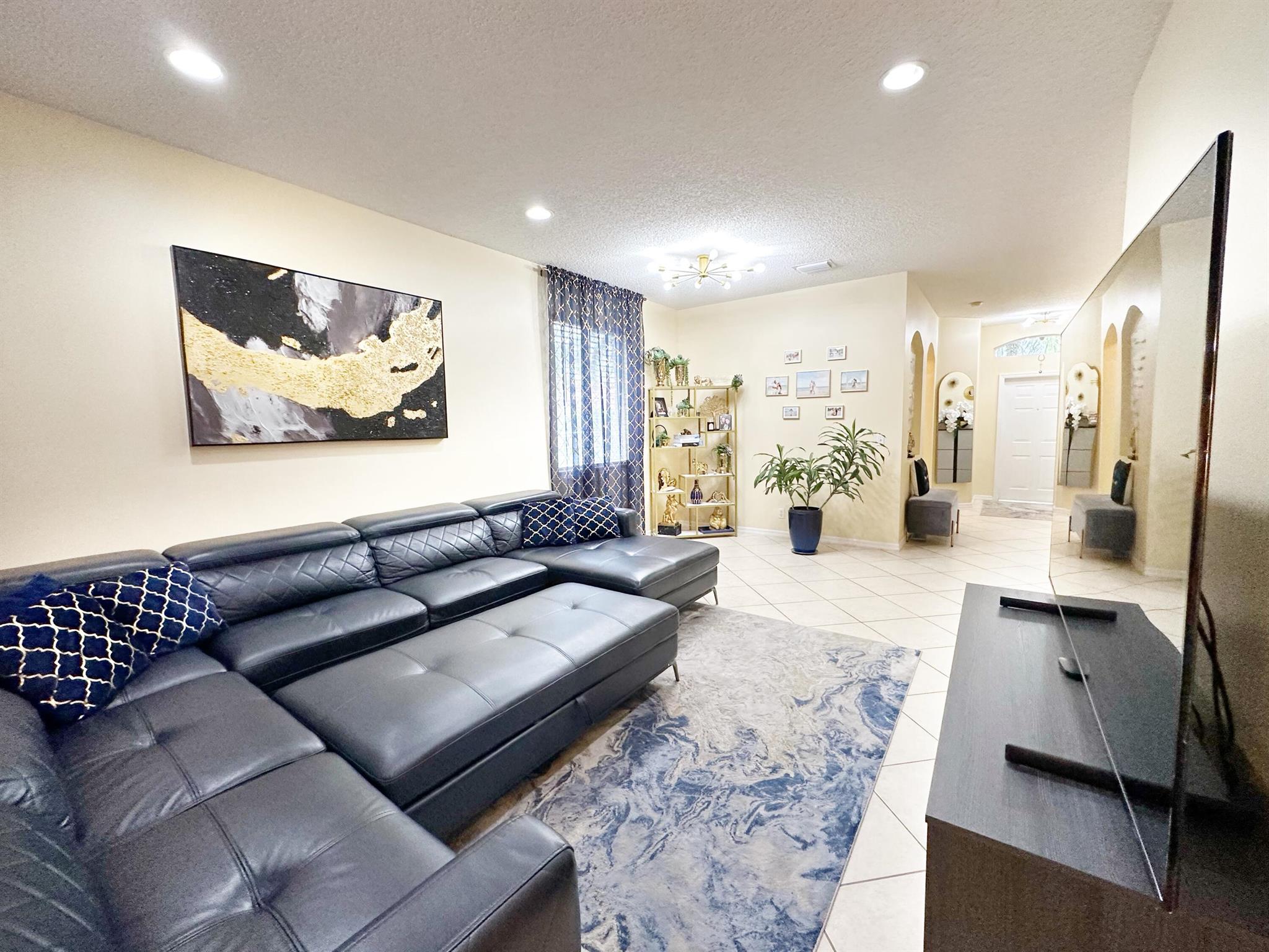 BANYAN TRAILS - Residential Lease