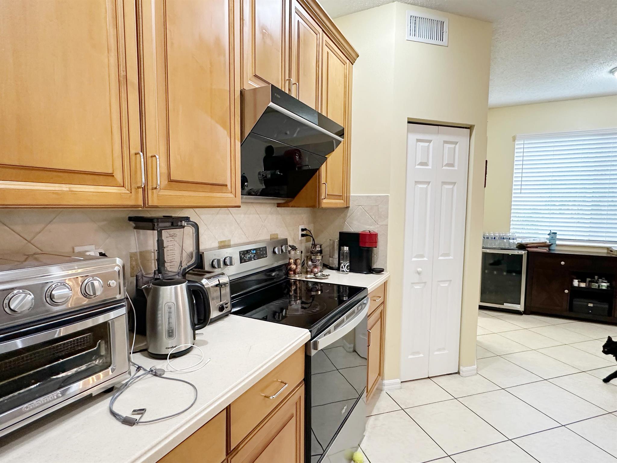 BANYAN TRAILS - Residential Lease