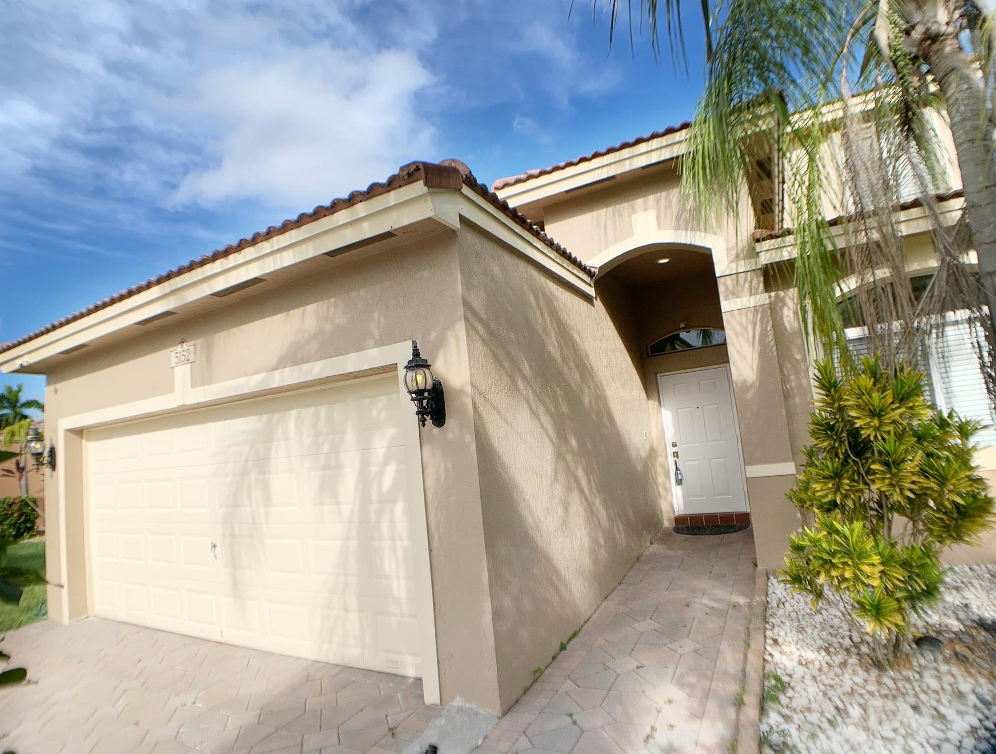 BANYAN TRAILS - Residential Lease