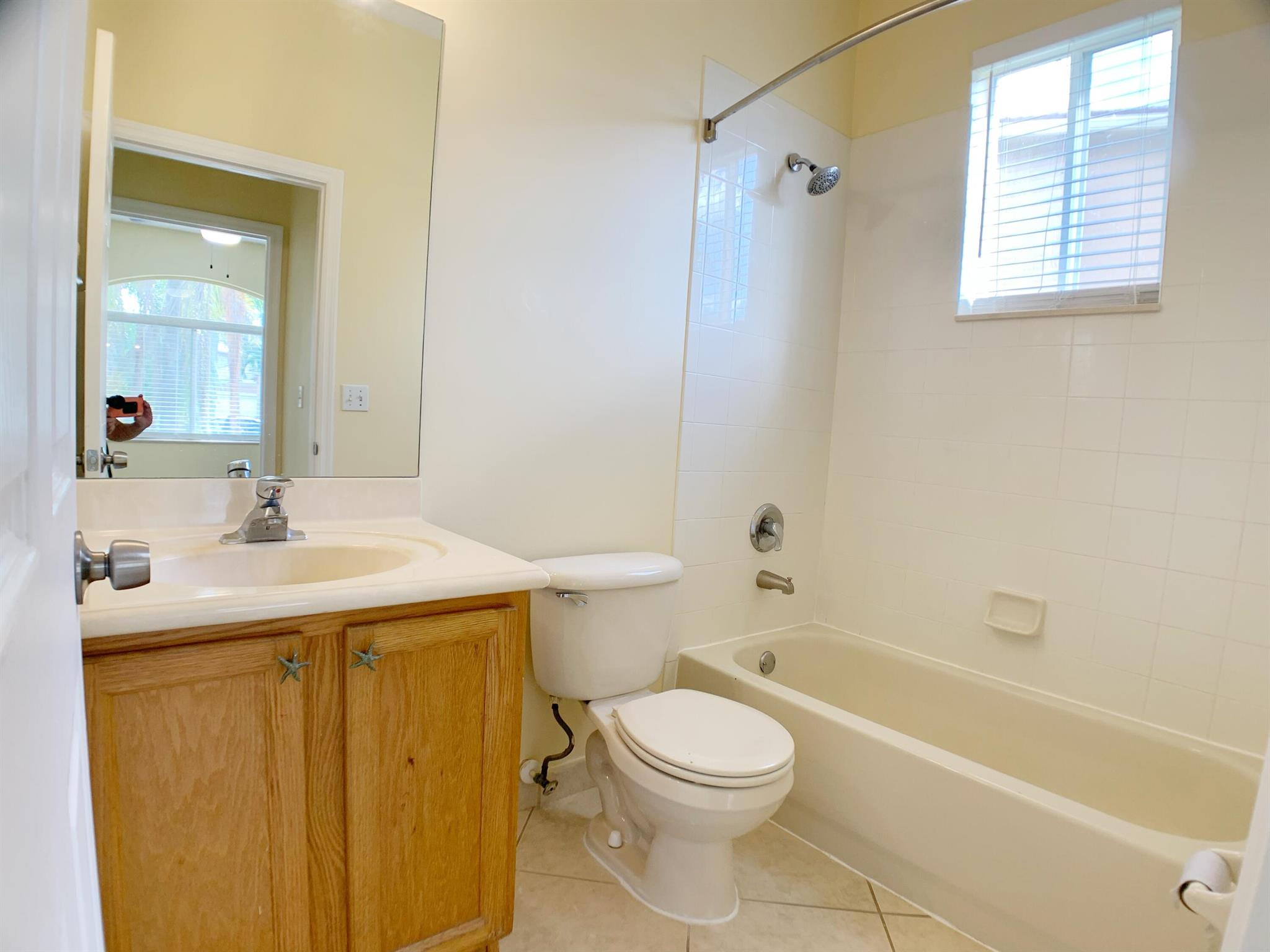 BANYAN TRAILS - Residential Lease