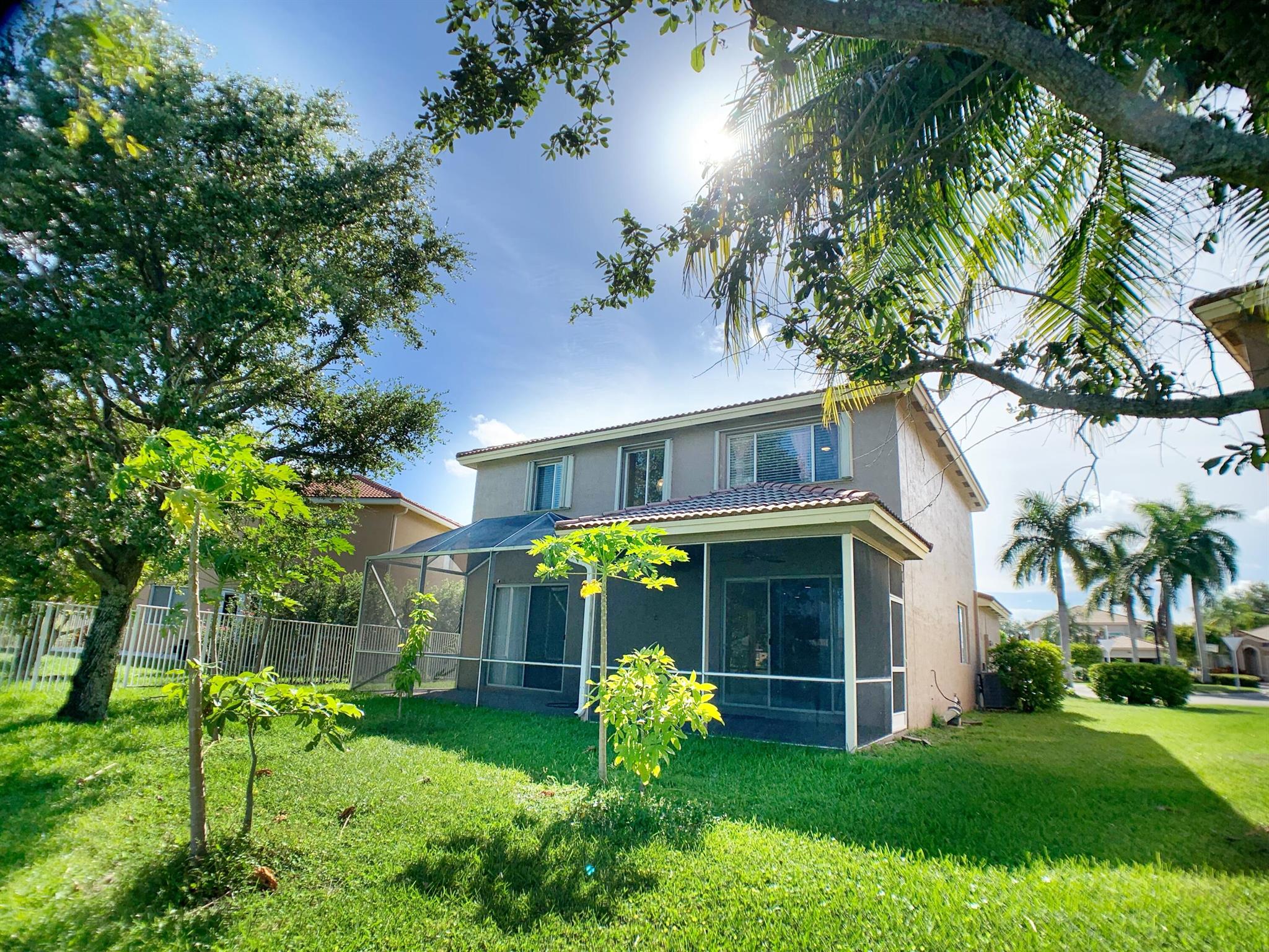 BANYAN TRAILS - Residential Lease