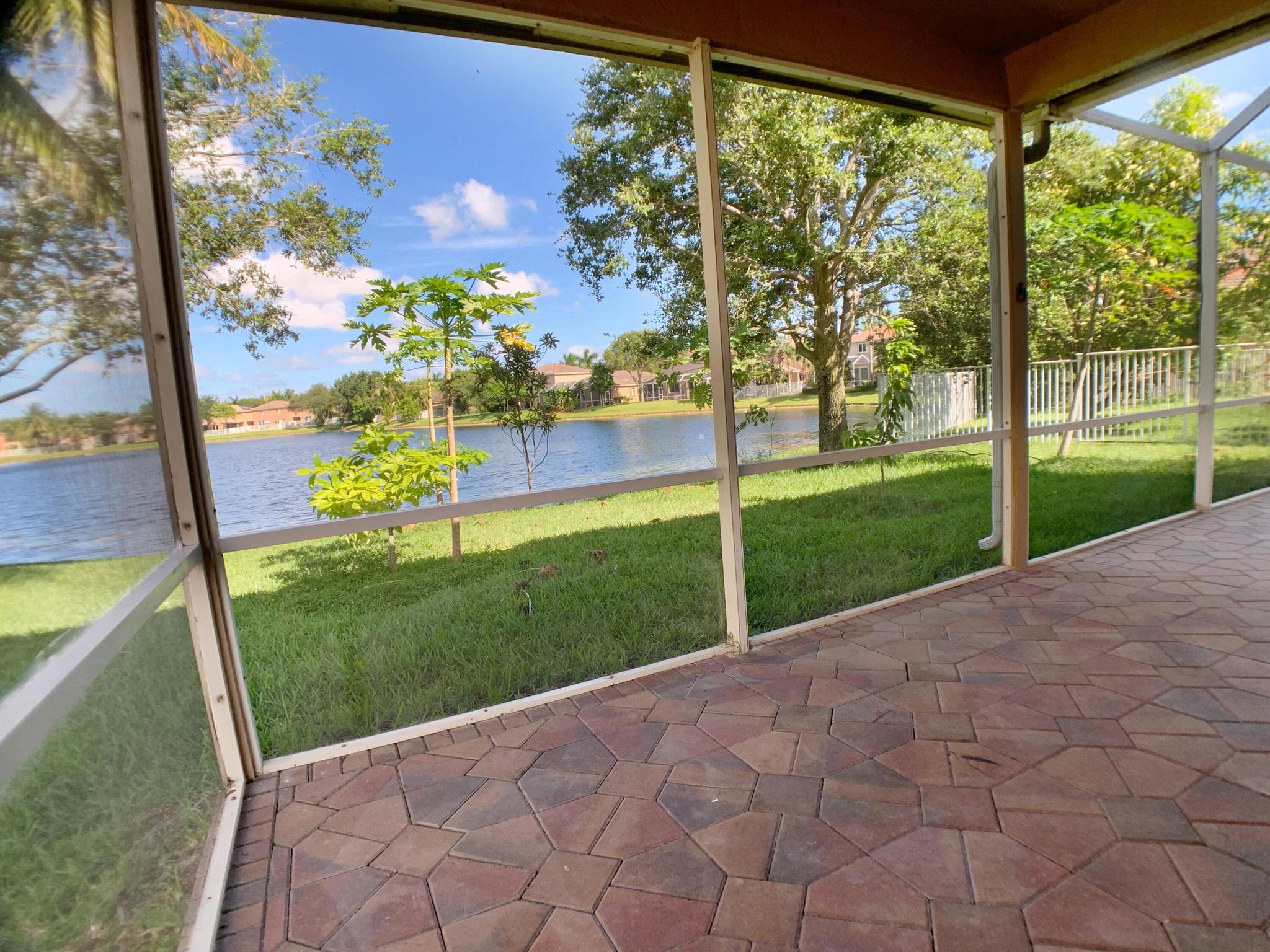 BANYAN TRAILS - Residential Lease