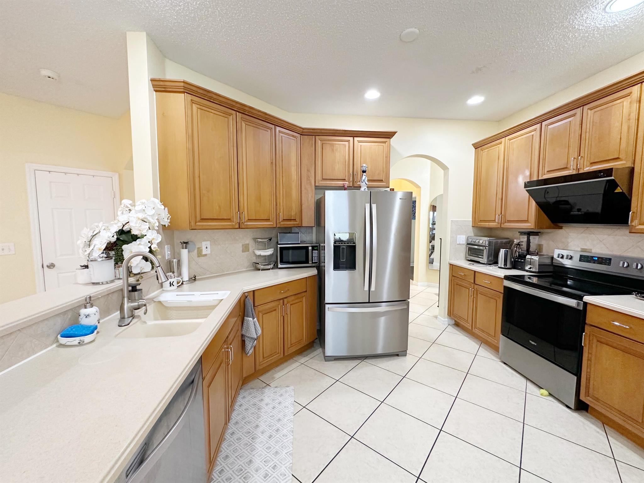 BANYAN TRAILS - Residential Lease