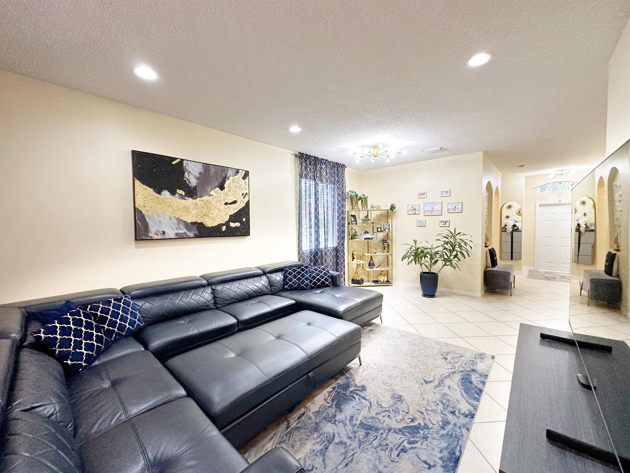 BANYAN TRAILS - Residential Lease