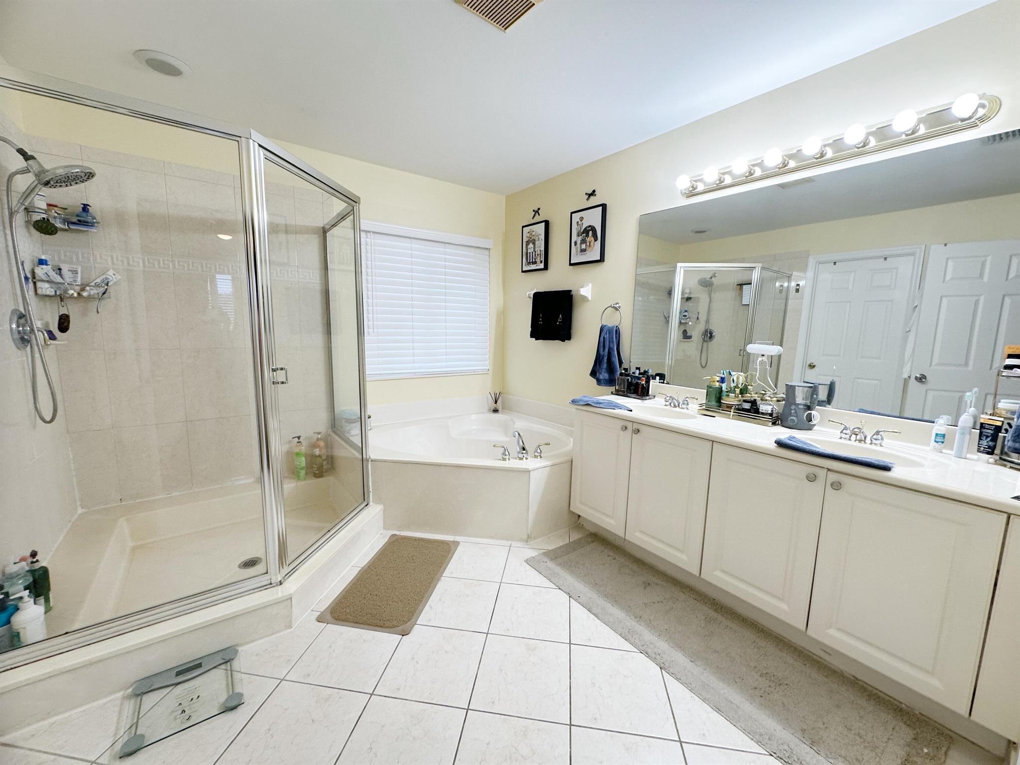 BANYAN TRAILS - Residential Lease