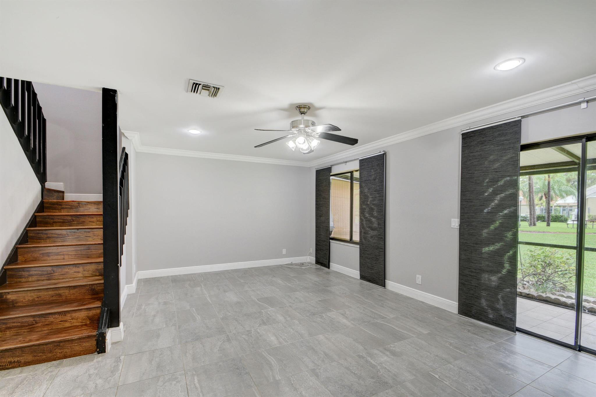 JOGGERS RUN - Residential