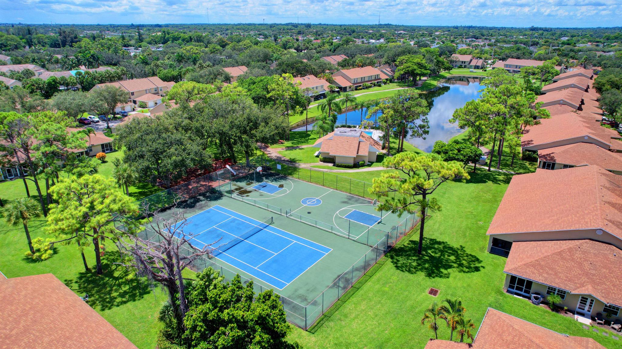 JOGGERS RUN - Residential