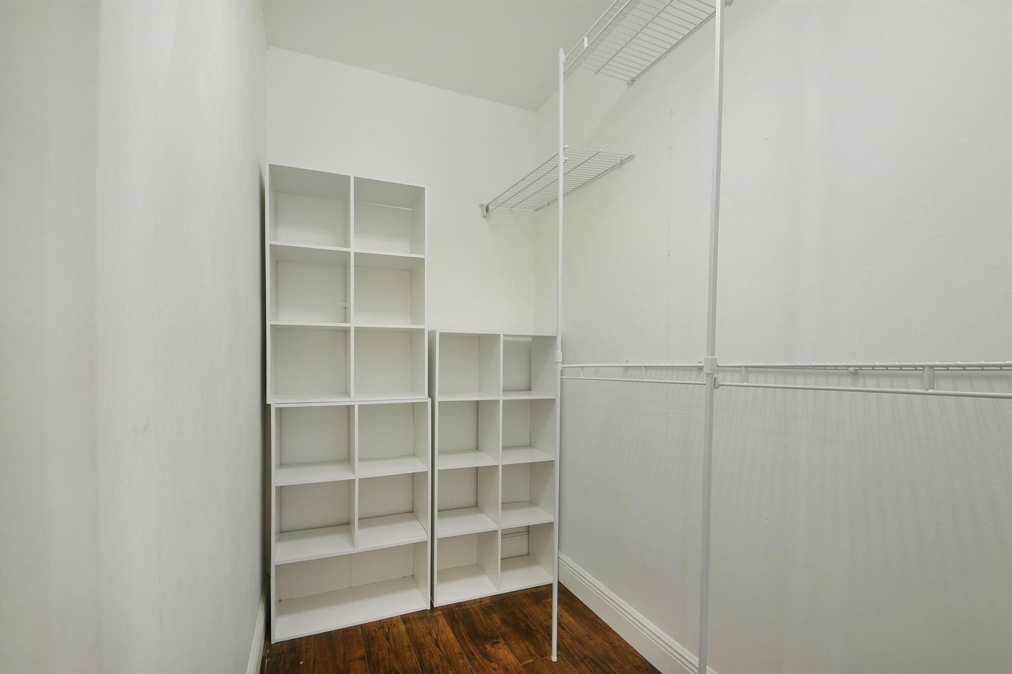 JOGGERS RUN - Residential