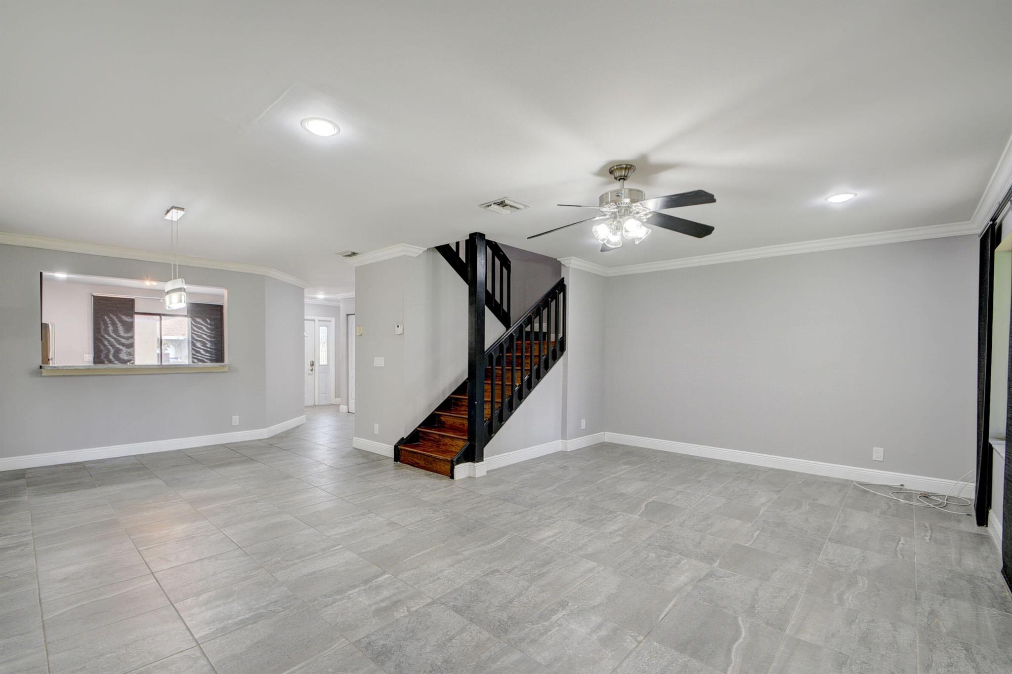 JOGGERS RUN - Residential