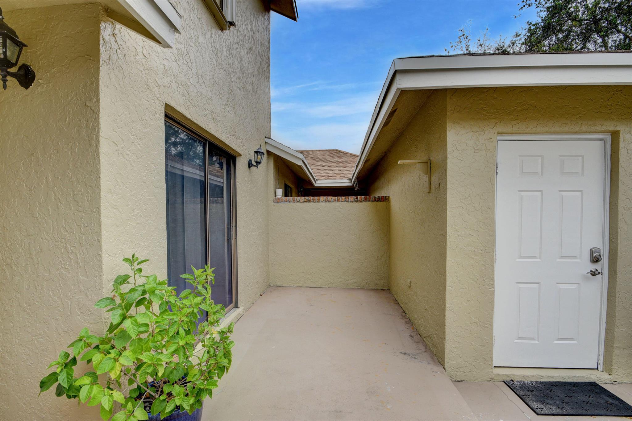 JOGGERS RUN - Residential