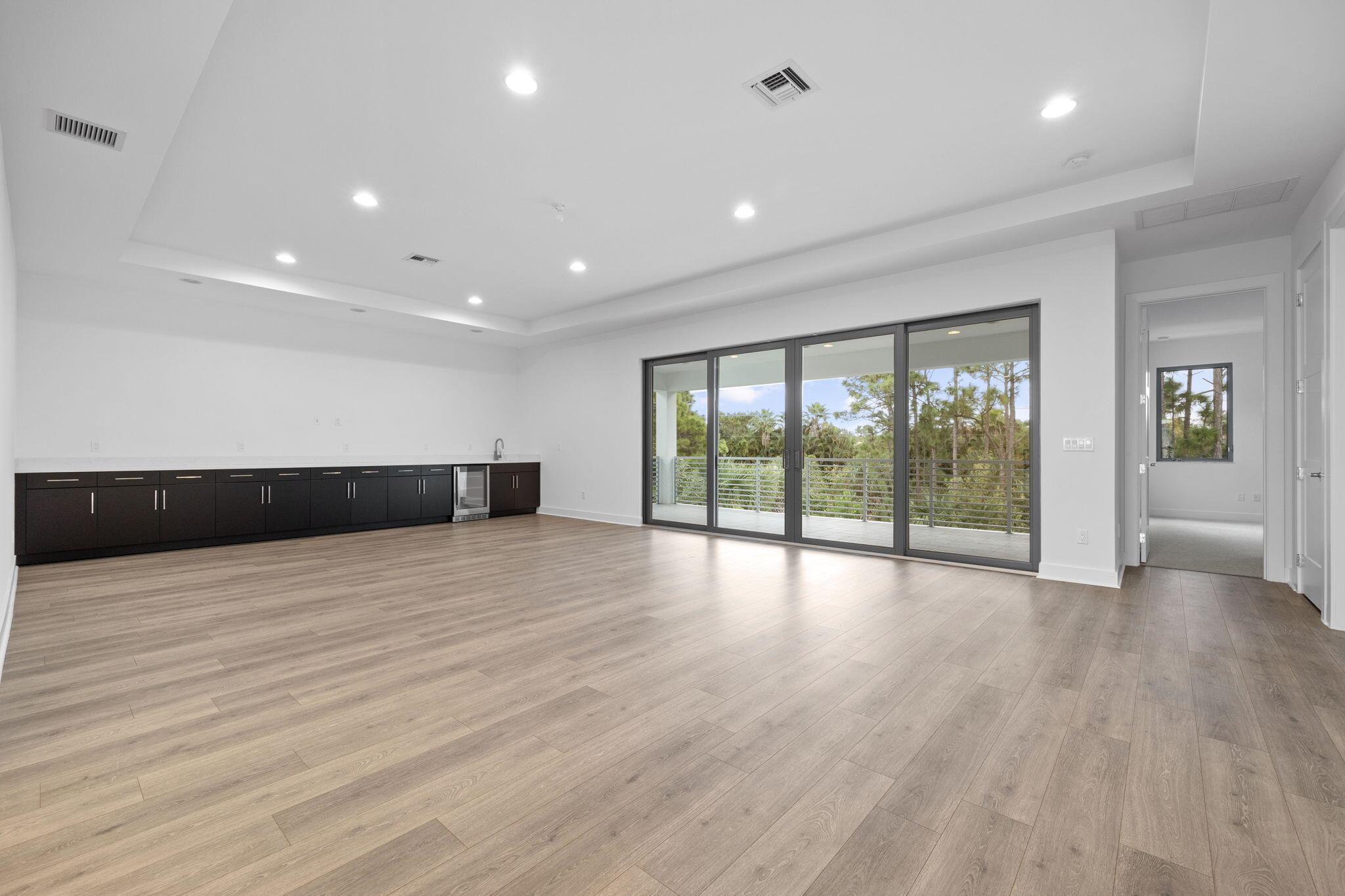 ALTON NEIGHBORHOOD - Residential