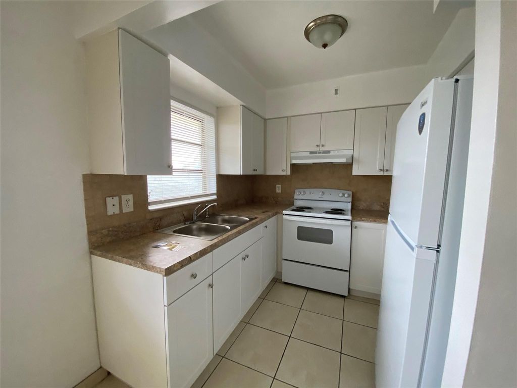 Photo of 5400 Hollywood Boulevard #14, Hollywood, FL 33021 (MLS # F10551146)