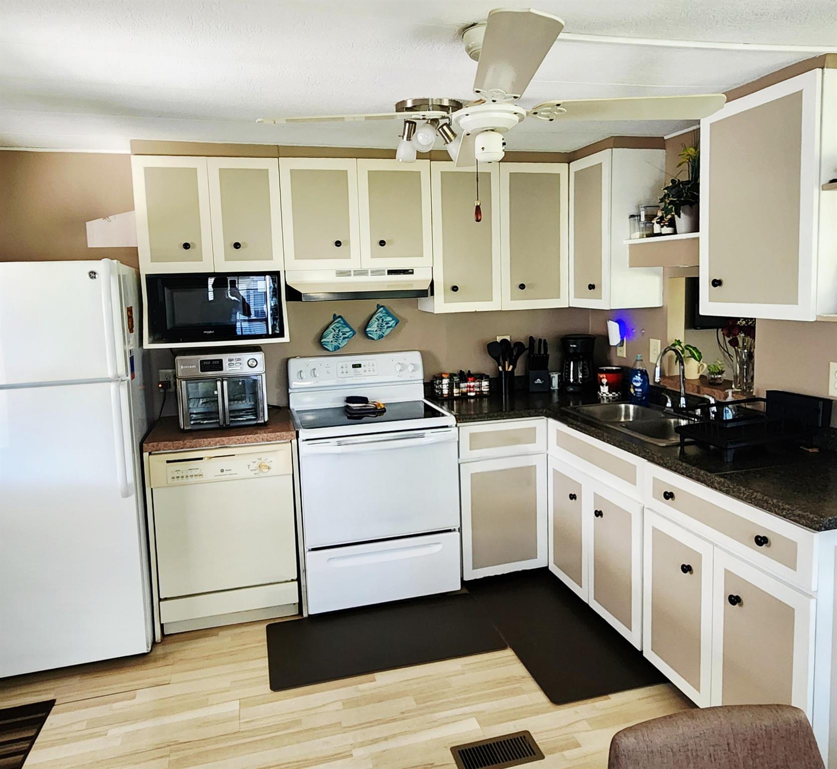 Spanish Lakes Golf Villag - Residential