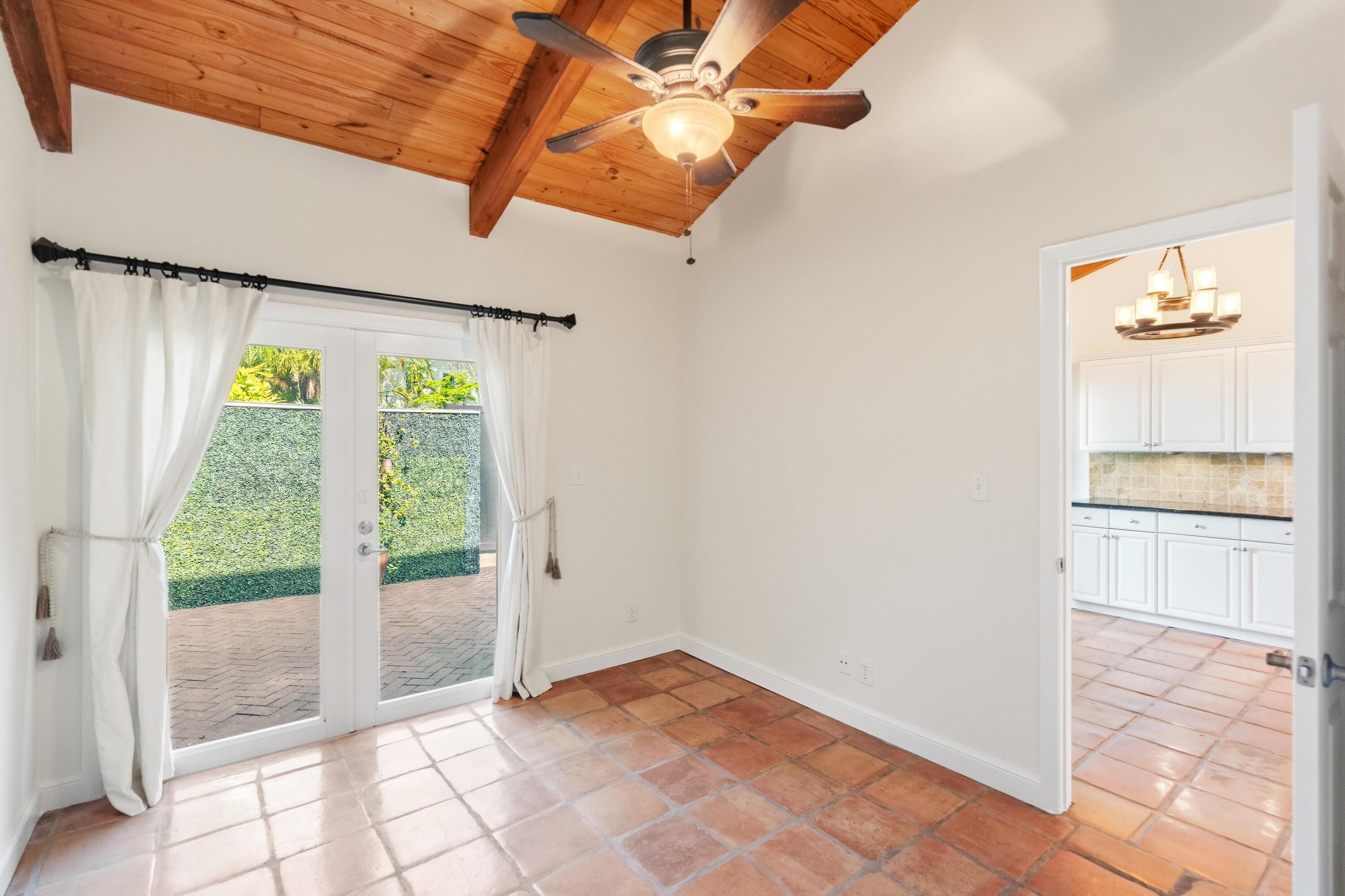 VICTORIA PARK CORR AMEN PLAT - Residential
