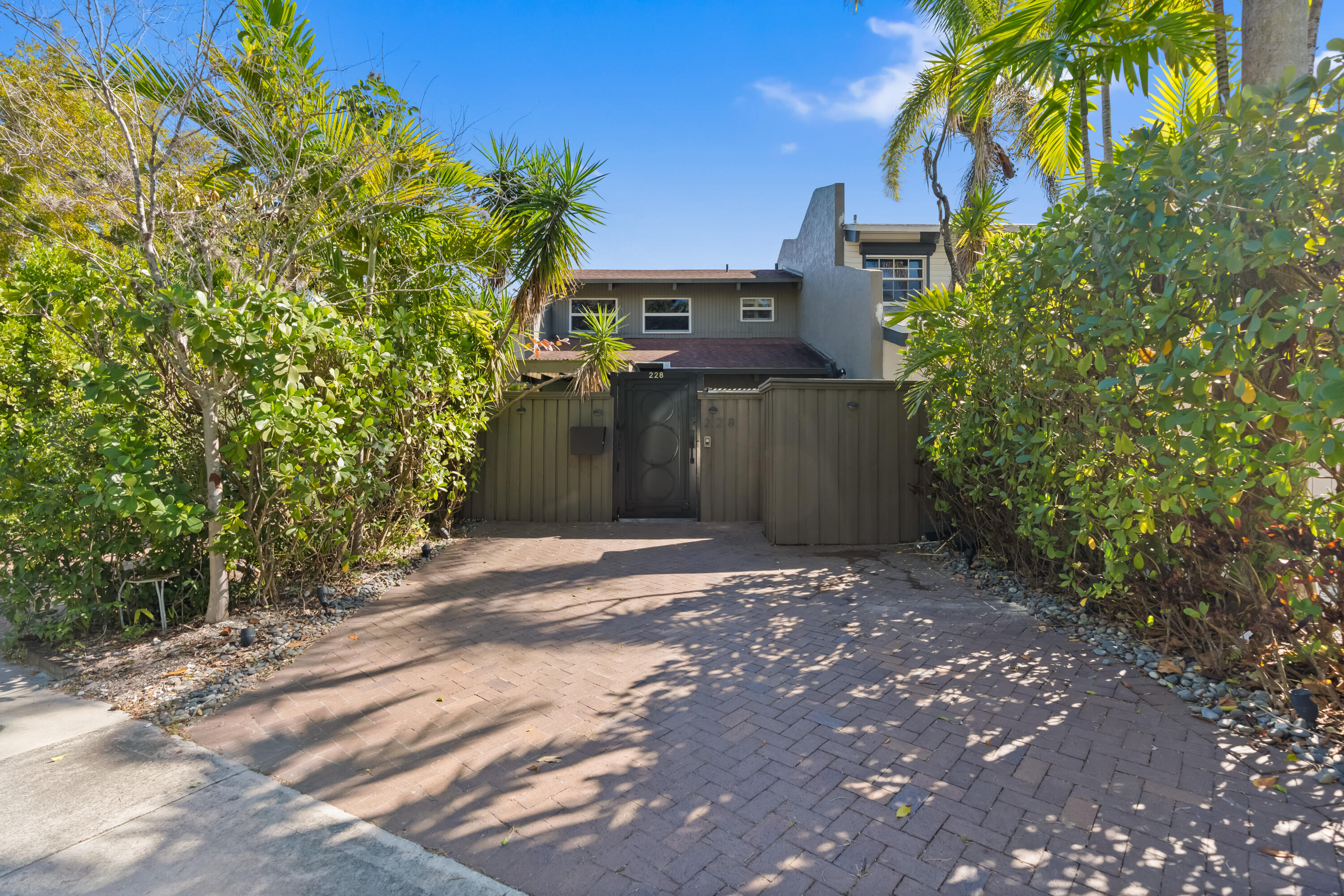 VICTORIA PARK CORR AMEN PLAT - Residential