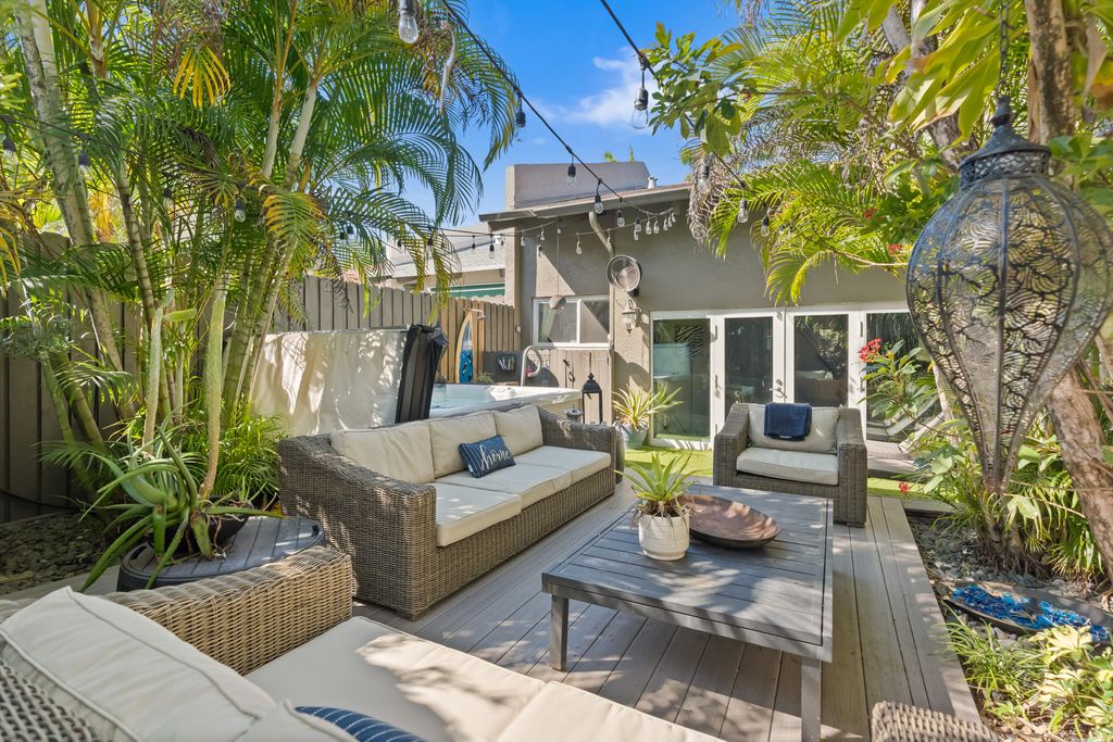 Photo of 228 NE 16th Terrace, Fort Lauderdale, FL 33301 (MLS # B26004168)