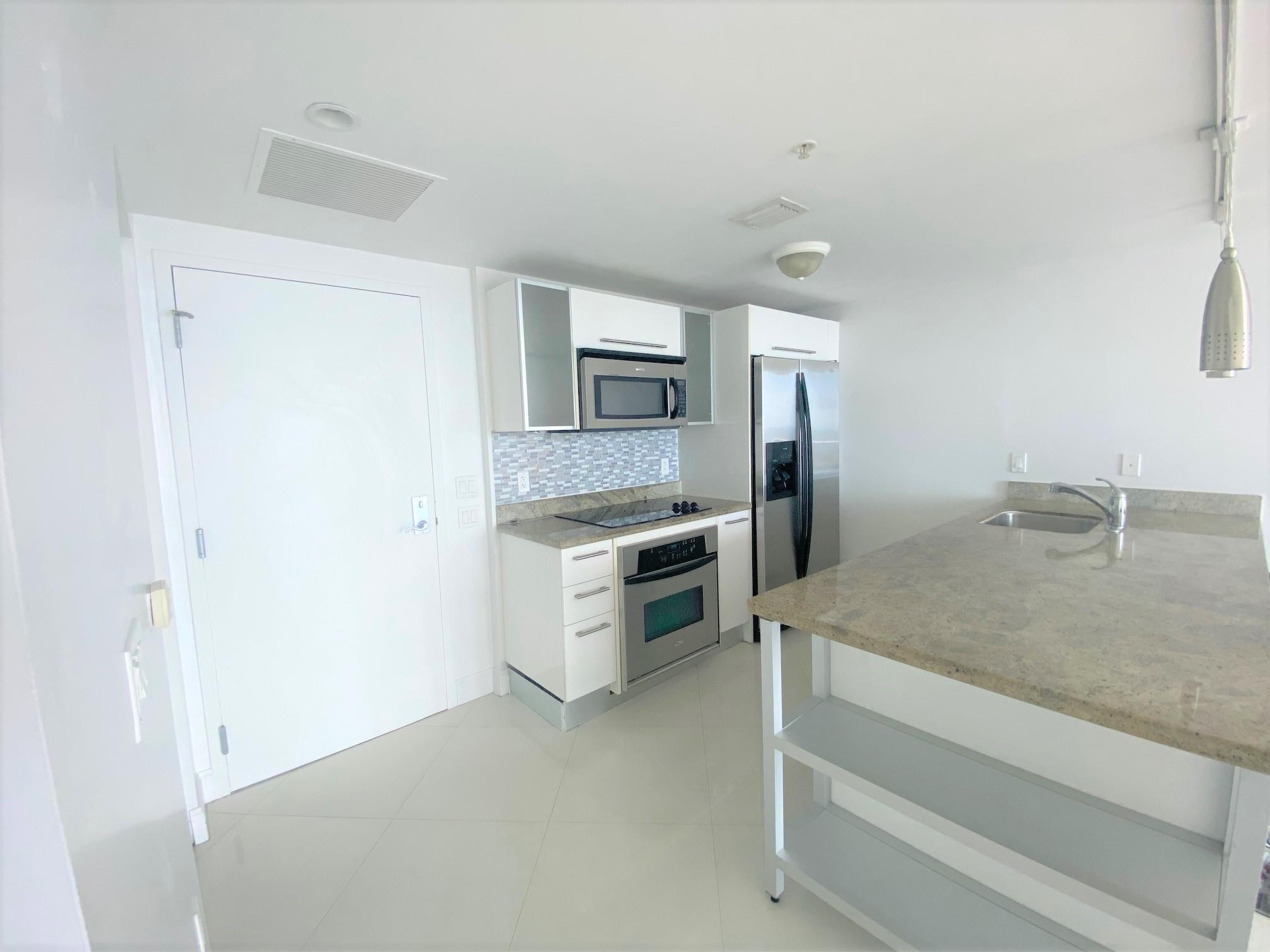 LATITUDE ON THE RIVER - Residential