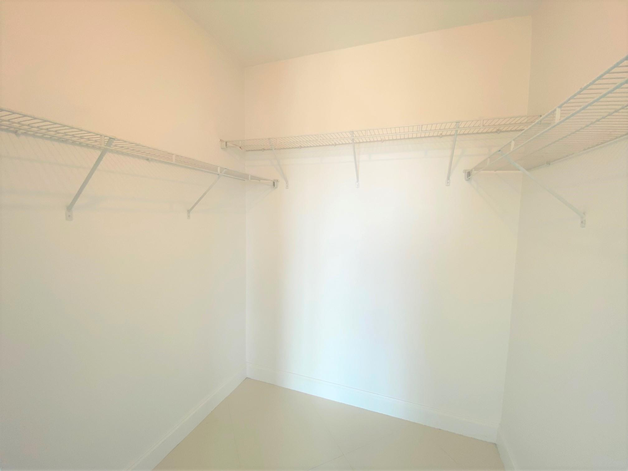 LATITUDE ON THE RIVER - Residential