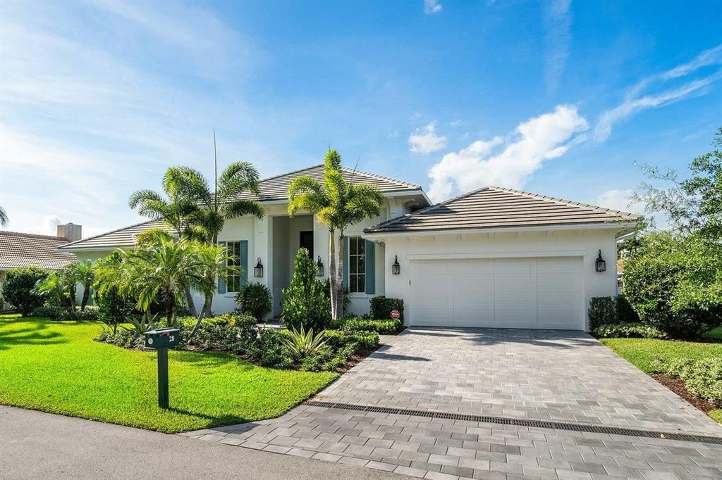 Photo of 28 Glencairn Road, Palm Beach Gardens, FL 33418 (MLS # R10704804)