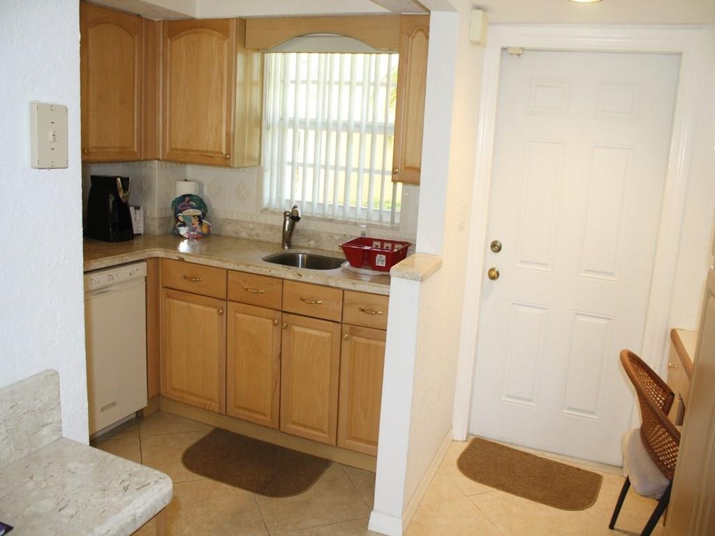Pompano Yacht& Beach Club - Residential