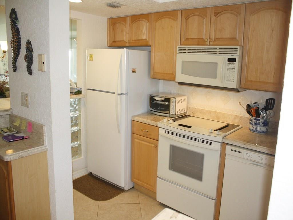 Pompano Yacht& Beach Club - Residential