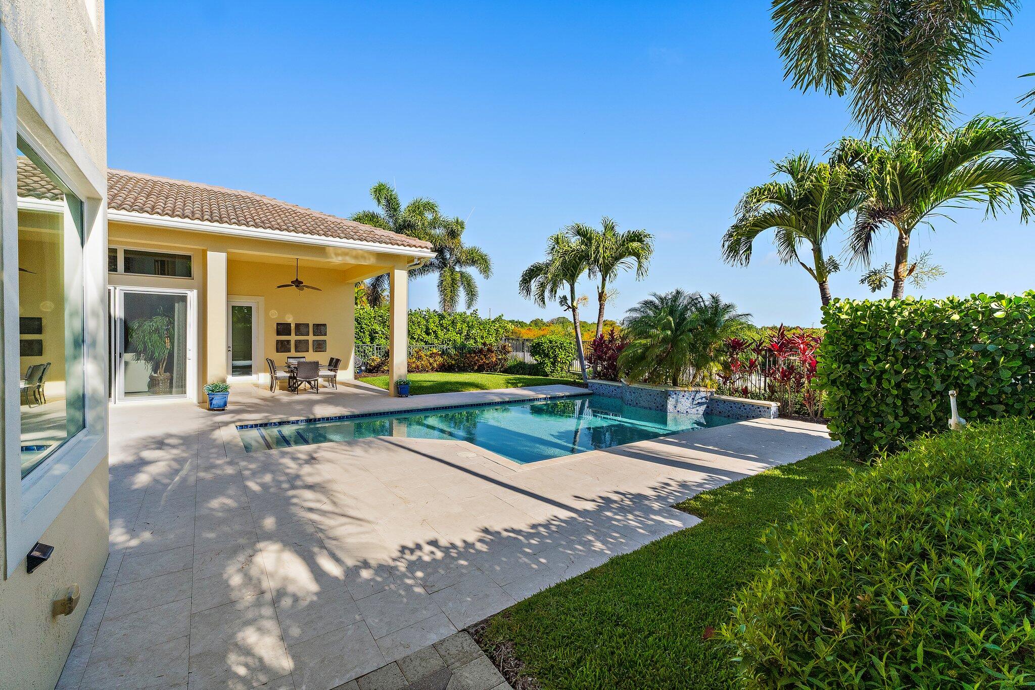 1715 W Hemingway Drive, Juno Beach, FL, 33408/$2,495,000 3 1715 W Hemingway Drive