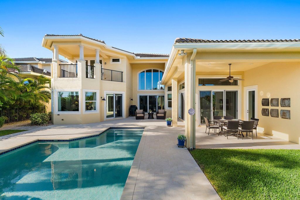 Photo of 1715 W Hemingway Drive, Juno Beach, FL 33408 (MLS # B26028810)