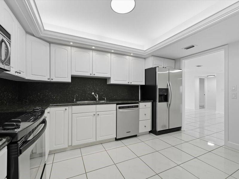 SEA RANCH CLUB CONDO - Residential Lease