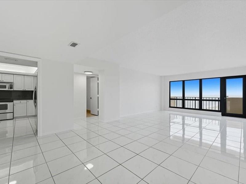 SEA RANCH CLUB CONDO - Residential Lease