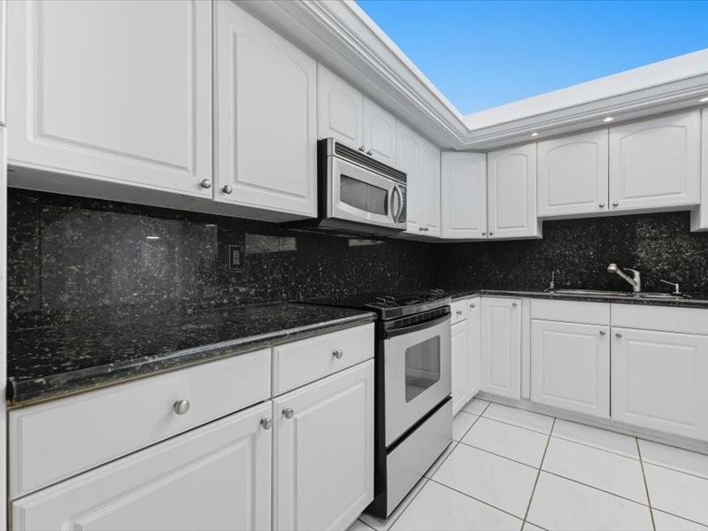 SEA RANCH CLUB CONDO - Residential Lease